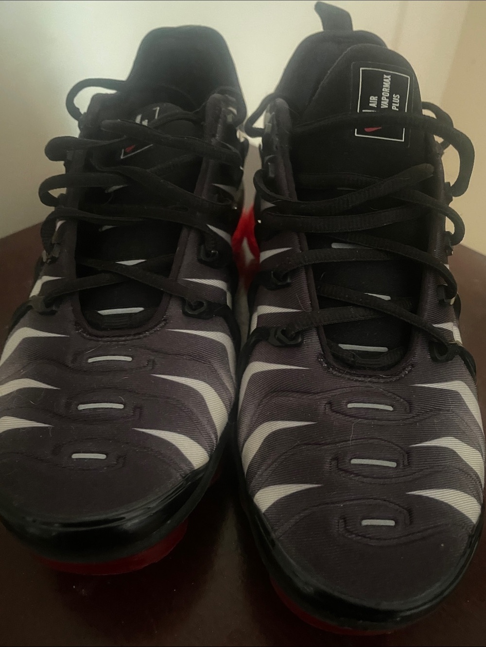 Nike Men’s Black and Red Running Sneakers
